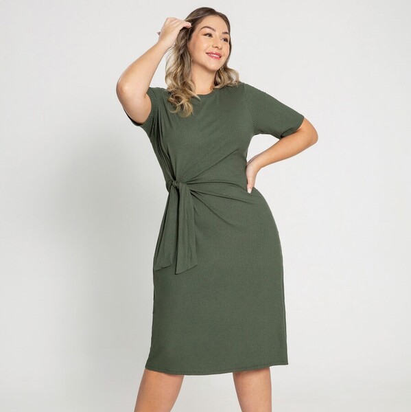 Vestido Midi Canelado com Laço Plus Size